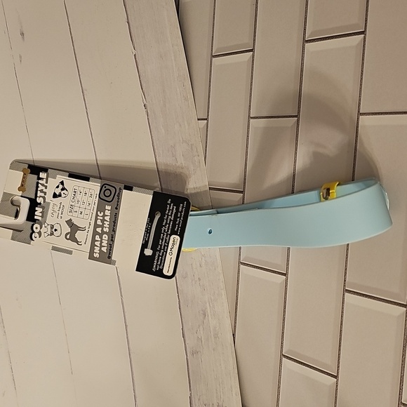 Large (16"-26") Blue and Yellow Dog Collar - Picture 5 of 5